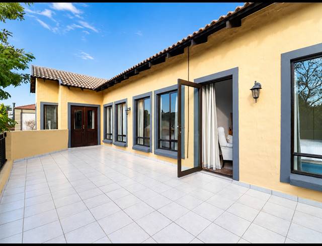 5 BEDROOM GOLF ESTATE FOR SALE IN BLUE VALLEY GOLF ESTATE